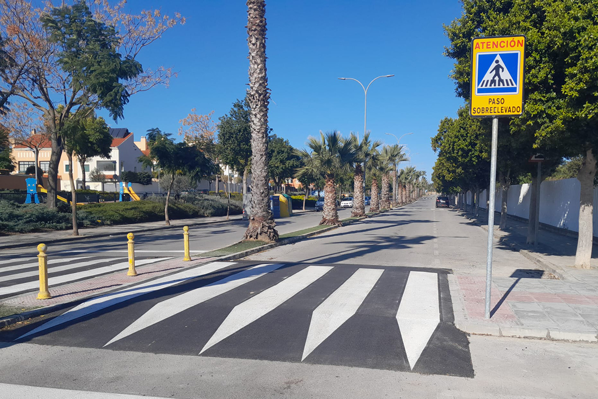 El Ayuntamiento de Bormujos ha encargado a Conacon Sando los trabajos de reparación y mejora de la accesibilidad en zonas de acerado y diferentes infraestructuras del espacio público del término municipal de Bormujos, Sevilla. 
