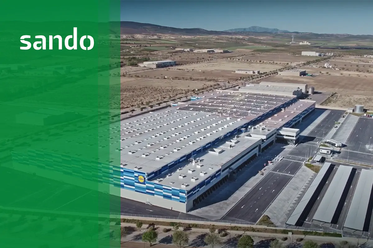 Sando Construcción ha finalizado las obras de construcción del mayor centro logístico de la cadena de supermercados LIDL España en Andalucía y el segundo del país. La nueva plataforma logística ha supuesto una inversión de 88 millones de euros.