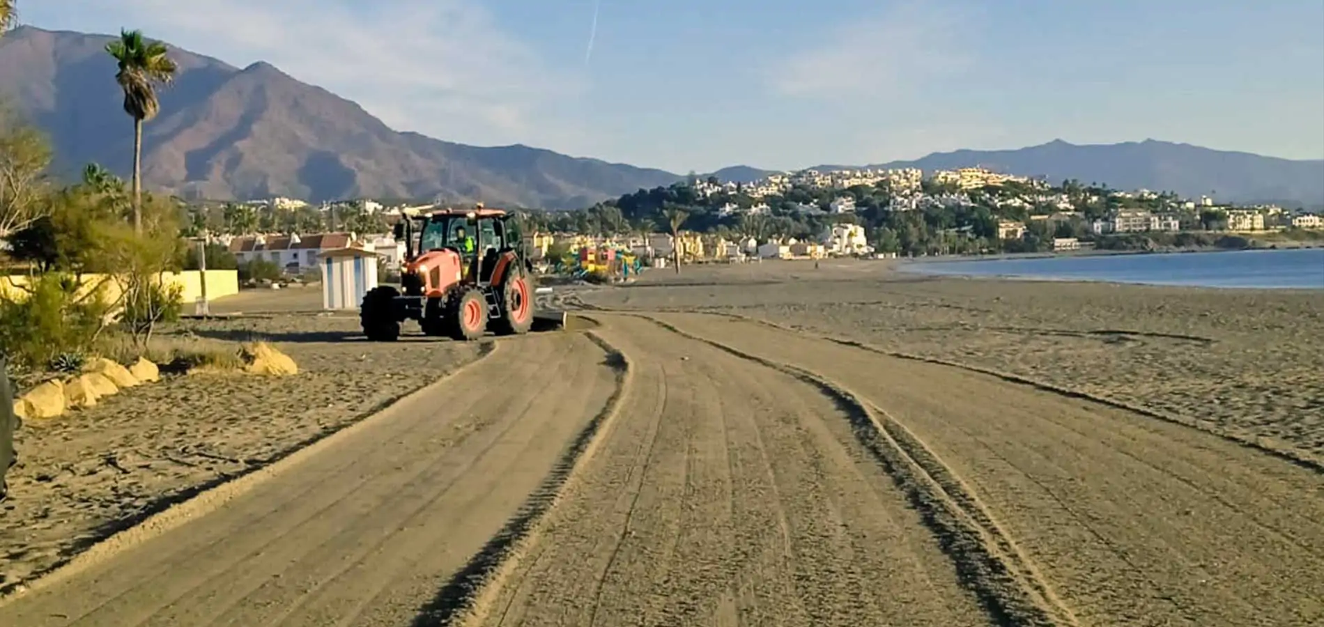 Limpieza de playas de Manilva