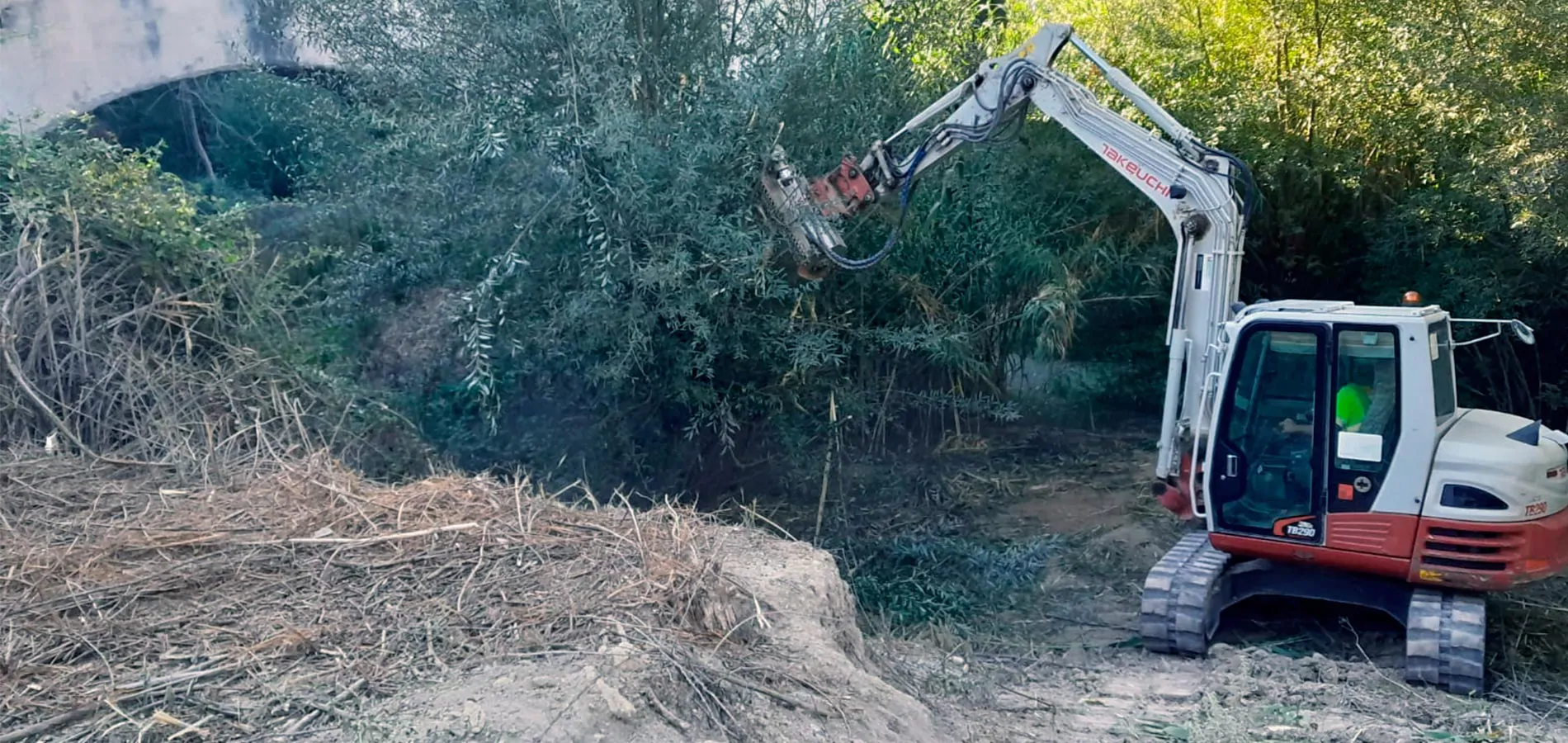 Mejoras en las instalaciones del azud de Cajil