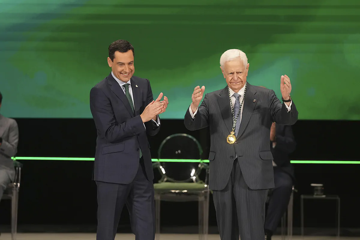 La Junta de Andalucía le ha otorgado a José Luis Sánchez Domínguez, fundador de Sando, la Medalla de Andalucía de la Economía y la Empresa. 