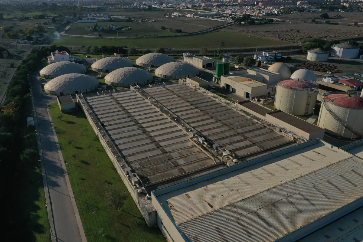 Sando, a través de su empresa tecnológica especializa en el ciclo integral del agua -Sando Agua-, ha concluido el proyecto de investigación PREDICTEDAR. Un estudio por el que ha desarrollado un nuevo modelo para el mantenimiento predictivo y sostenible de estaciones depuradoras de aguas residuales, basado en Inteligencia Artificial (IA).